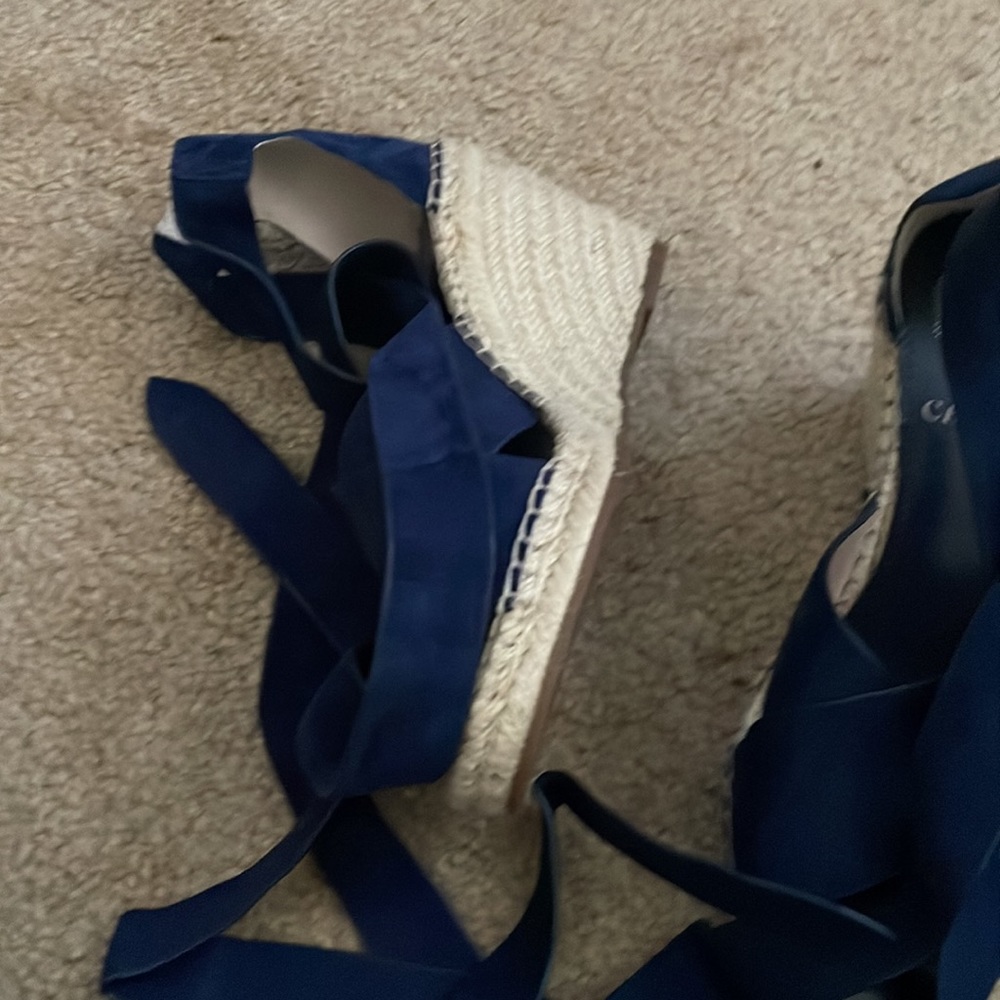 Vince Camuto suede navy wedge sandals - Picture 2 of 3